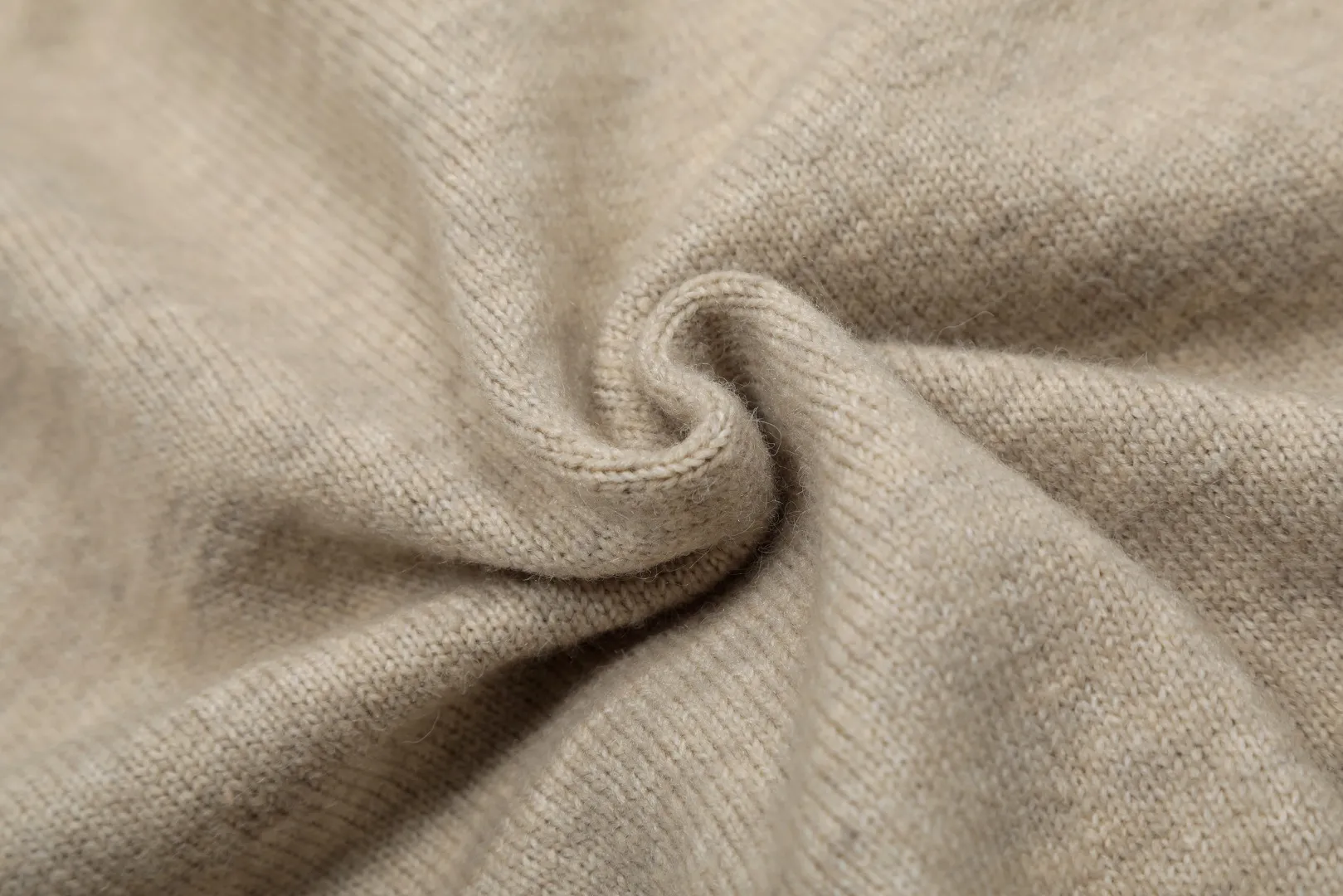 VIVI 133#Top quality" vivienne west wood 25 spring new retro knitted wool cardigan Size: 1 yard (90-110 pounds) 2 yards (110-130 pounds) 3 yards (130-150 pounds) Color: black gray khaki